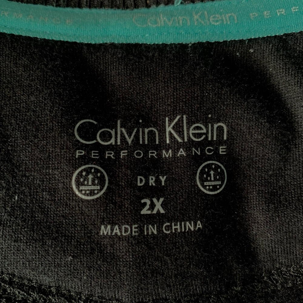 Calvin Klein Performance - Picture 3 of 4